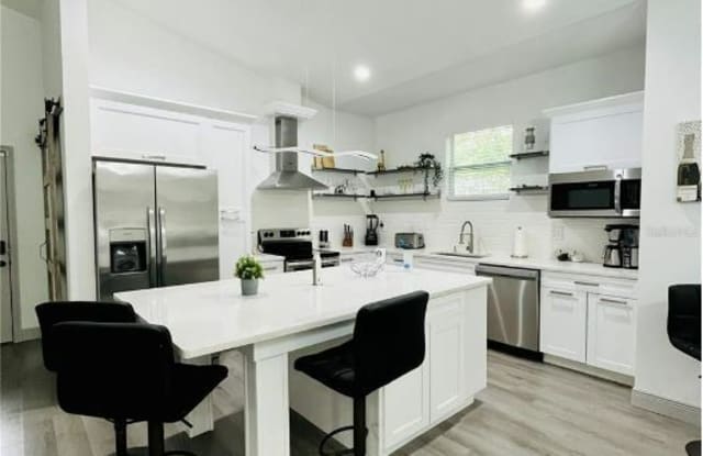 1904 E Paris St (Private Room) 1 - 1904 East Paris Street, Tampa, FL 33610