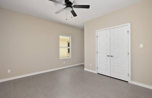 6811 N 59th Ln Gallery 4