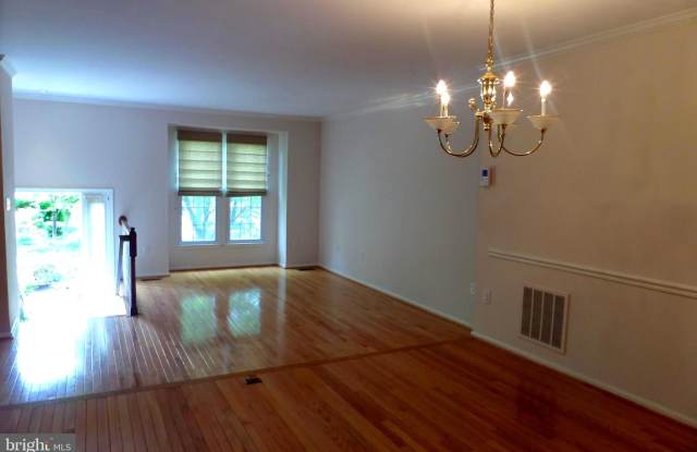 7719 MAJESTIC WAY Gallery 2