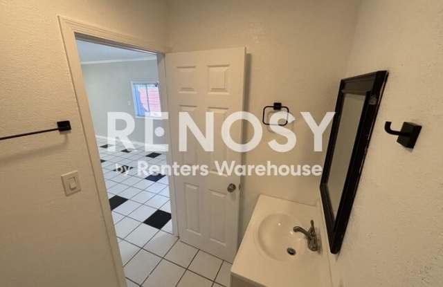 2818 West Heatherbrae Drive Gallery 3