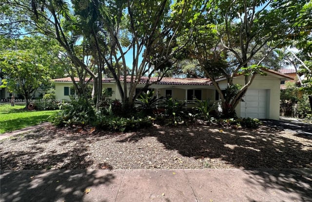 800 Andalusia Ave - 800 Andalusia Ave, Coral Gables, FL 33134