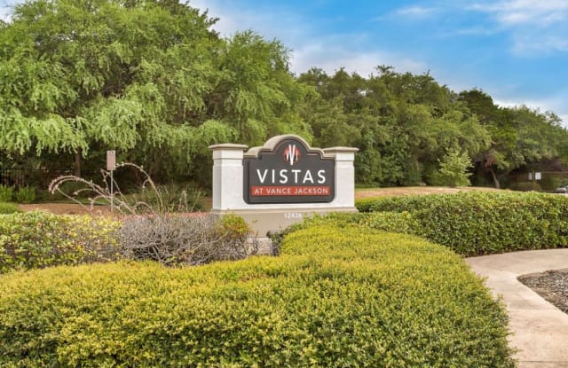 Vistas of Vance Jackson Apartments Gallery 2