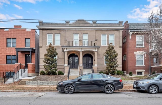 1043 South Taylor Avenue - 1043 South Taylor Avenue, St. Louis, MO 63110