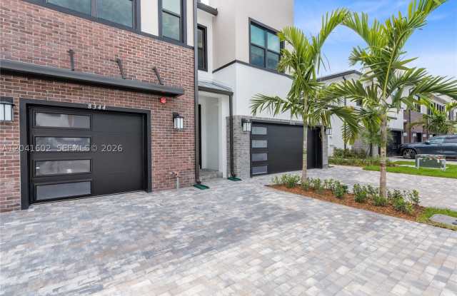 8344 NW 7th Ct Gallery 4