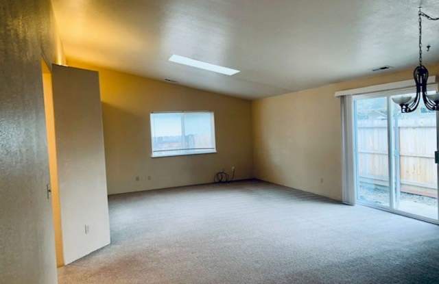 Three Bedroom, Two Bath Single Family Home Gallery 3
