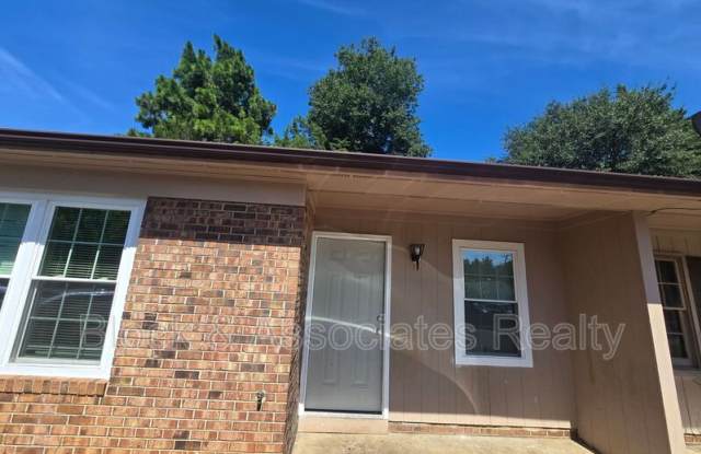 140 Kenilworth Dr photos photos