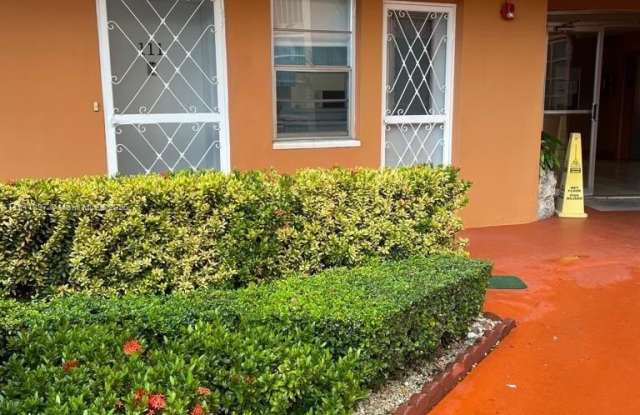 1591 NE Miami Gardens Dr photos photos