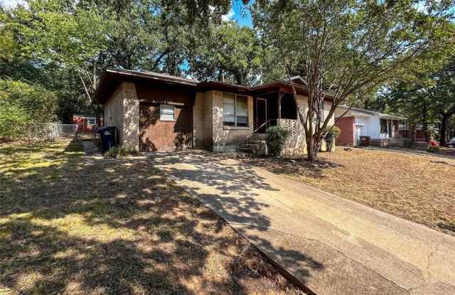 2115 Mercedes Road - 2115 Mercedes Road, Denton, TX 76205