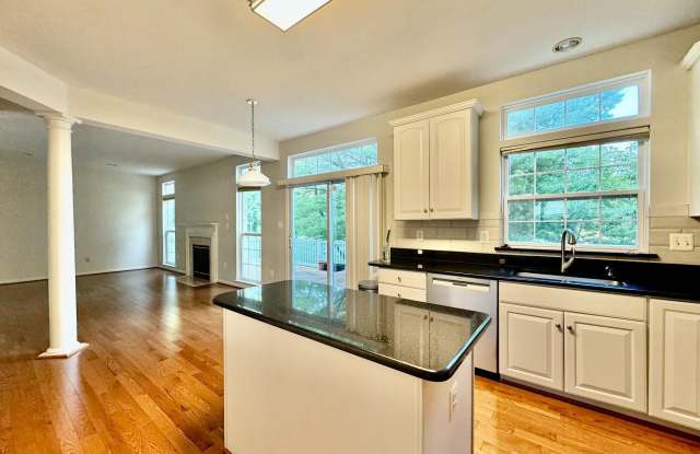 161 SUMMER WALK DRIVE Gallery 2