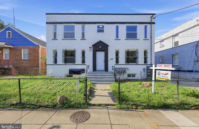 439 LEBAUM Street SE Gallery 1