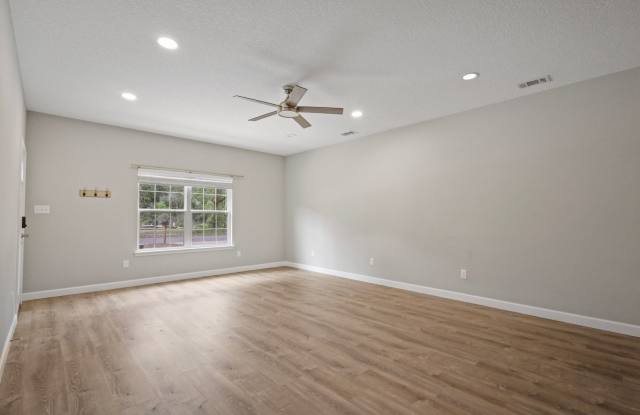 2 Bed / 1 Bath Duplex for Rent – $1,350/Month photos photos