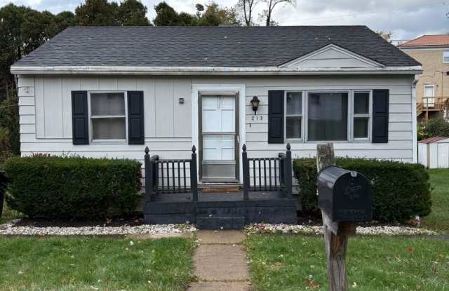 Two Bedroom House - 213 Harvard Avenue, Steubenville, OH 43952