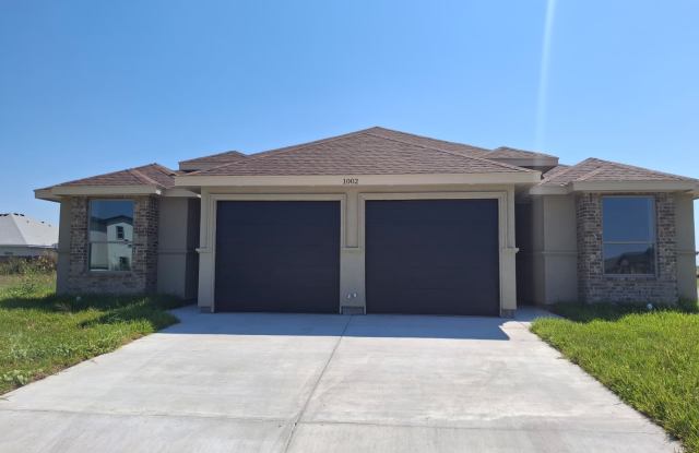 1002 Gabriella St photos photos