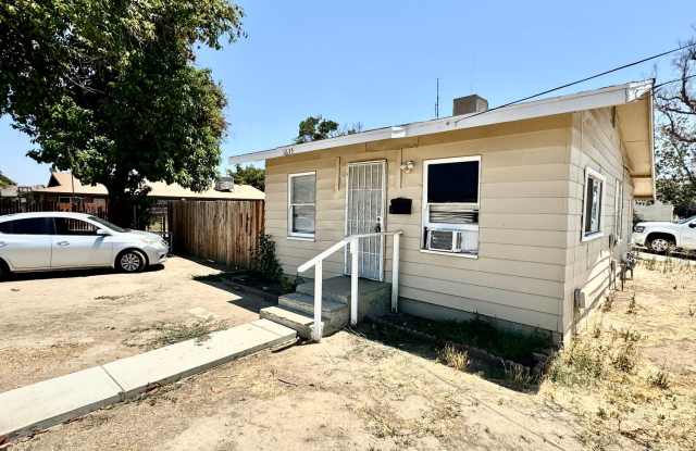 Step into your new residence, a charming house nestled in Wasco- Schedule your tour now! photos photos