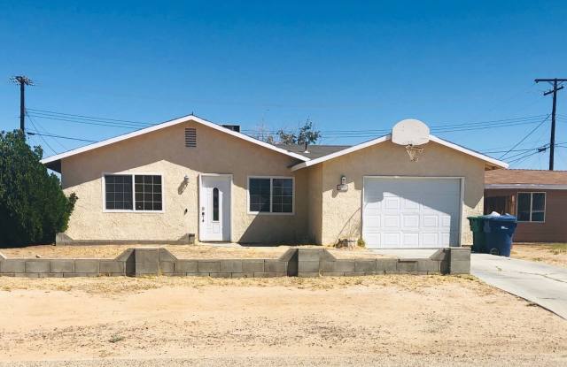 Move-In Ready 3-Bedroom Home with Backyard Living photos photos Move-In Ready 3-Bedroom Home with Backyard Living photos photos