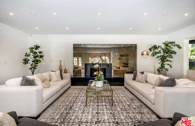 243 DELFERN Drive Gallery 3