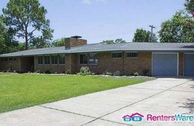 1109 Mainland Dr Gallery 2