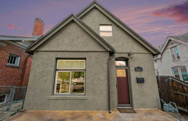 Available NOW! 3 Bedroom 2 Bath Beautiful Home in Denver! Gallery 3