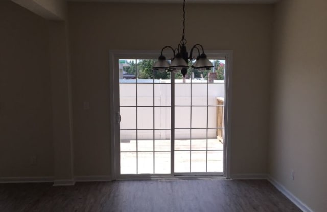 504 Lakeshore Dr SC - 504 Lake Shore Dr, Surfside Beach, SC 29575
