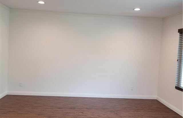 21906 Belshire Avenue Gallery 2