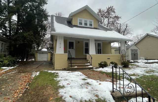 Three Bedroom Home in Kalamazoo photos photos