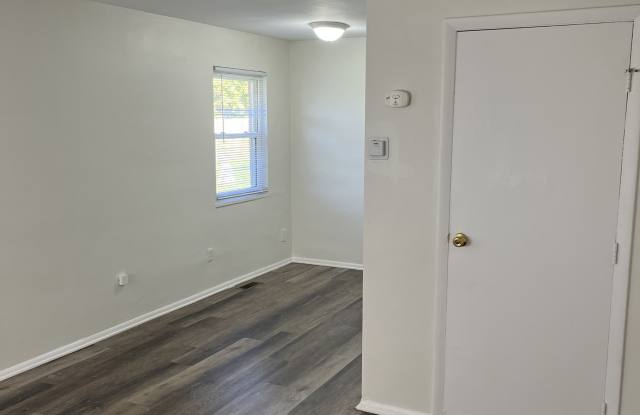 256 South Harbine Avenue - A Gallery 3