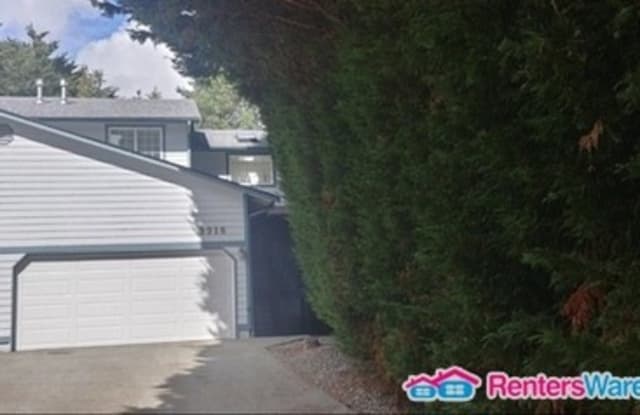 9916 North East 135th Plaza - 9916 NE 135th Pl, Kirkland, WA 98034
