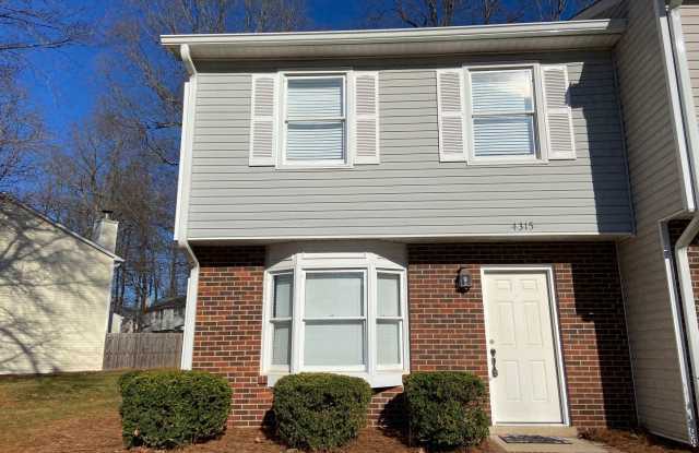 3 Bedroom, 2.5 Bathroom Townhouse in Greensboro, NC! photos photos