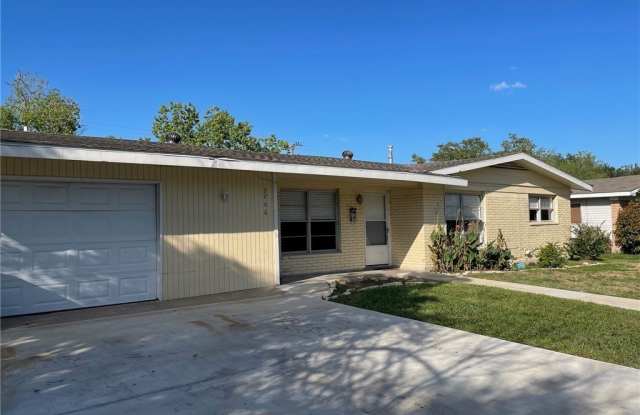 2206 E Locust Avenue - 2206 East Locust Avenue, Victoria, TX 77901 2206 E Locust Avenue - 2206 East Locust Avenue, Victoria, TX 77901