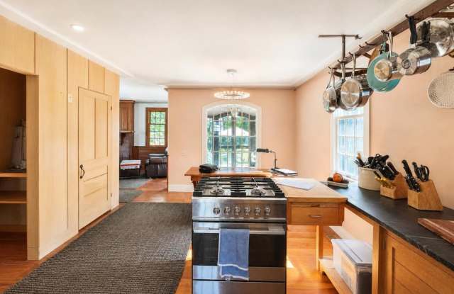 Classic New England Home with Pool, Office, and Garage in Newington, NH – $4,200.00/mo Gallery 4