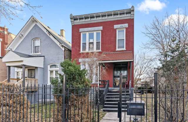 1929 S Central Park Avenue unit: 1 photos photos