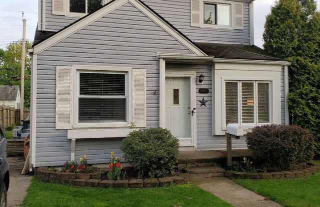 2200 Barrett Avenue - 2200 Barrett Avenue, Royal Oak, MI 48067