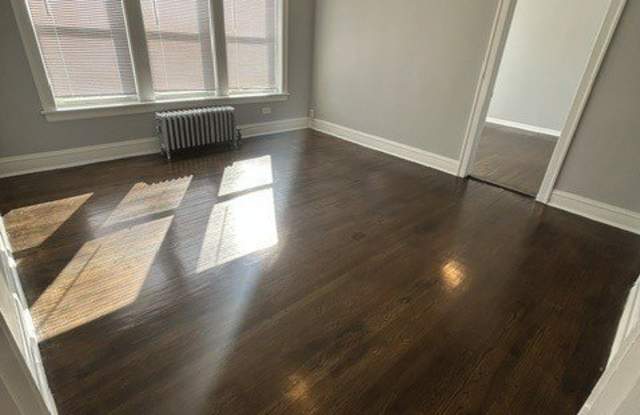 2502 N Leclaire Avenue Gallery 3