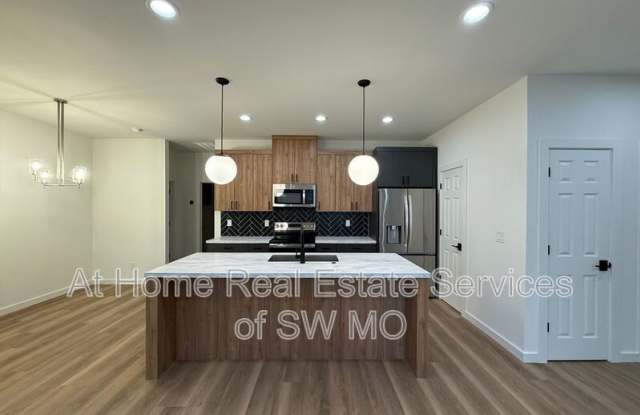 1236 E Paragon St photos photos