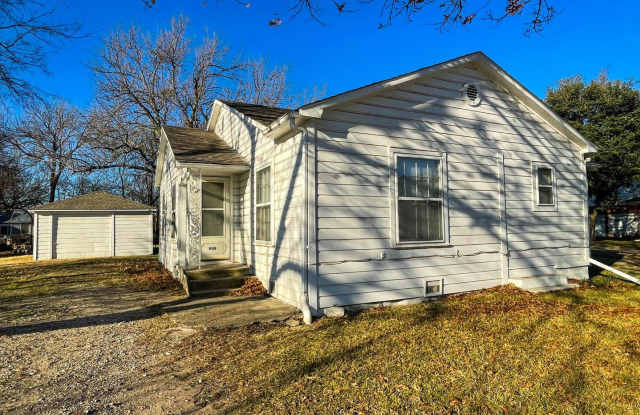 909 S Paris - 909 South Paris Street, Ennis, TX 75119