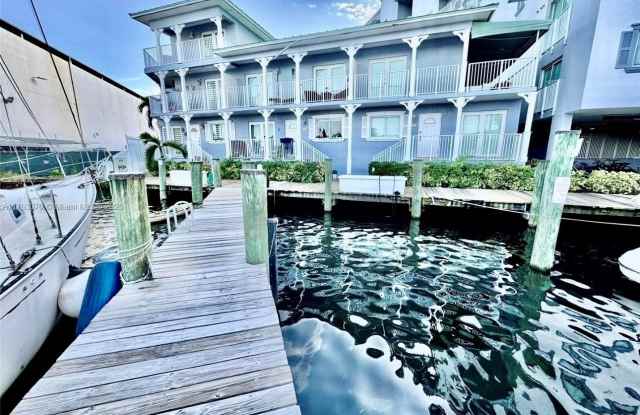 2415 NW 16 St Rd photos photos