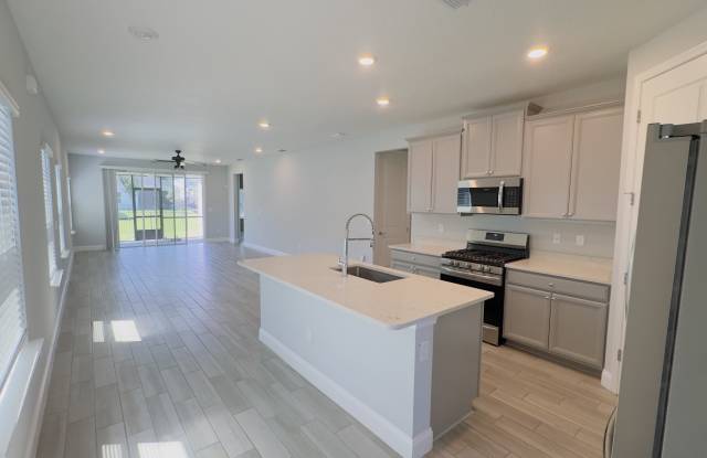 70 Killarney Avenue Gallery 4
