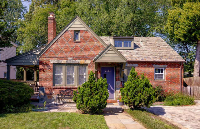 Charming 1930s Stone  Brick Cottage Near Downtown Silver Spring – 3 Bedroom, 2 Bathroom – Cozy  Convenient! photos photos