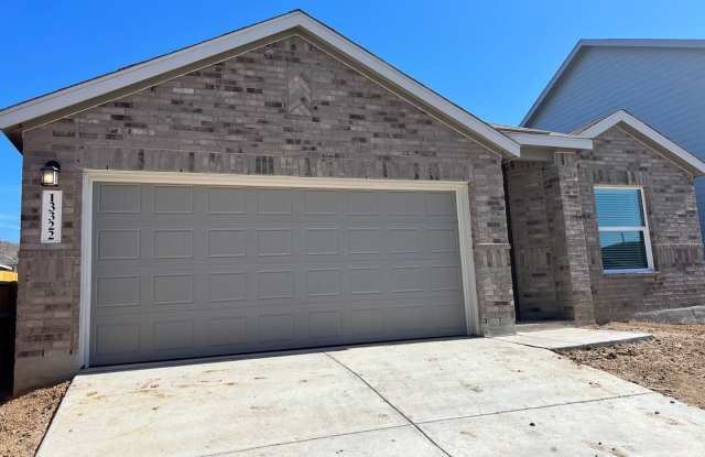 Spacious 4-Bedroom, 3-Bath Energy-Efficient Home in Converse, TX photos photos