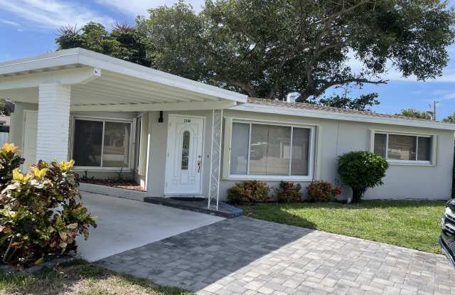 2398 Northeast 4th Avenue - 2398 Northeast 4th Avenue, Boca Raton, FL 33431