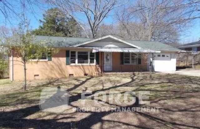 106 Parkdale Dr - 106 Parkdale Drive, Berea, SC 29611