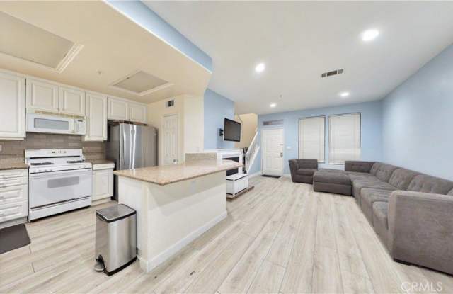 332 W Summerfield photos photos