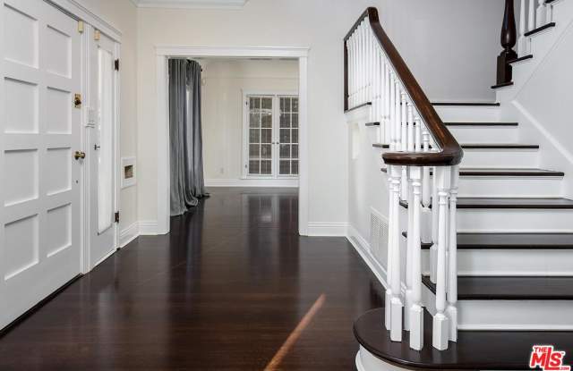 1651 HILL Drive Gallery 2