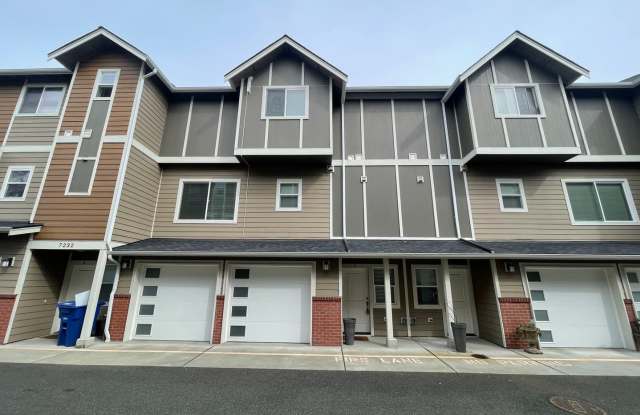 Wonderful 3 Story Edmonds Townhome! photos photos