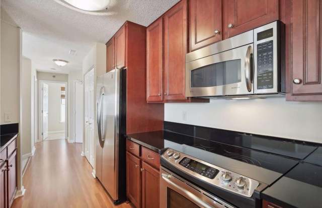 Clean/Beautiful 2 Bed & 2 Bath w/ Attached Garage - Available 10/15/2026 Gallery 1