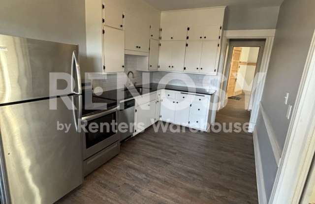 Available now is 2 Bedroom 1 Bath unit in Minneapolis photos photos