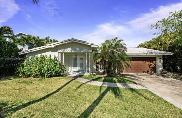 565 NE Olive Way photos photos