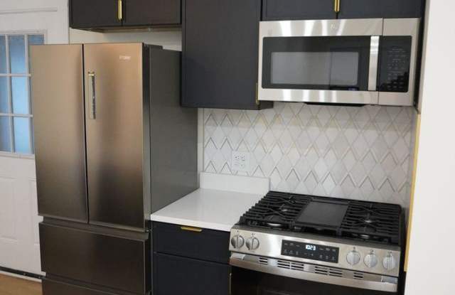 4638 N. Hamilton photos photos