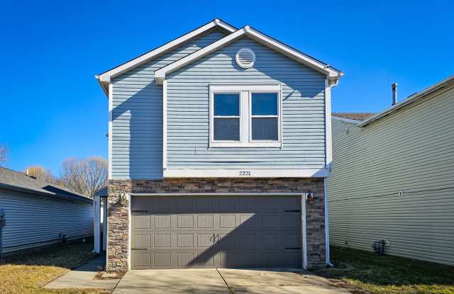 2221 Collins Way - 2221 Collins Way, Greenfield, IN 46140