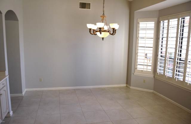 9548 E DESERT Trail Gallery 4